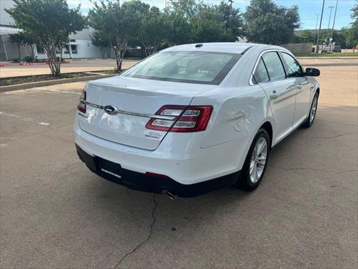 2018 Ford Taurus SEL
