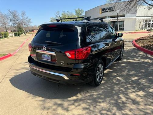 2018 Nissan Pathfinder SV
