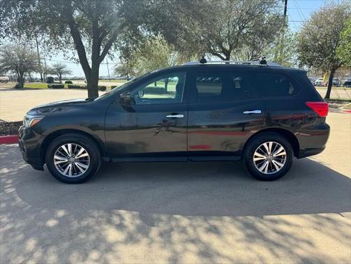 2018 Nissan Pathfinder SV