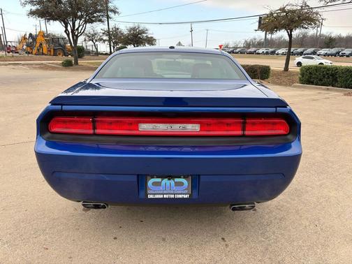 2012 Dodge Challenger SXT