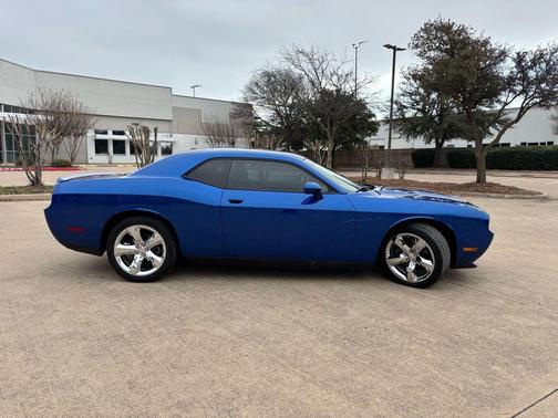 2012 Dodge Challenger SXT