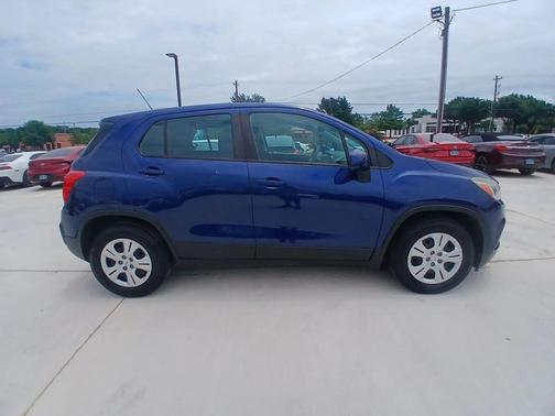 Blue Topaz Metallic 2017 Chevrolet Trax LS