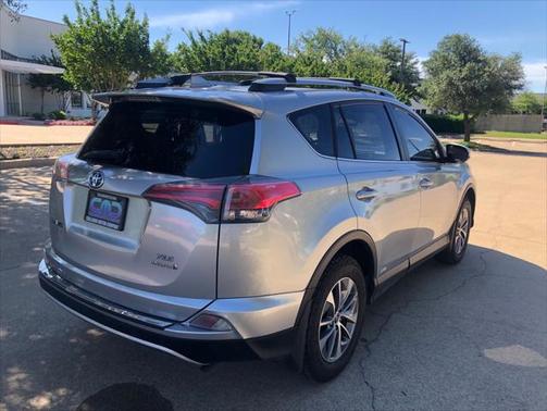 2017 Toyota RAV4 Hybrid XLE