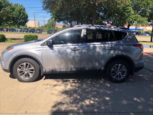 2017 Toyota RAV4 Hybrid XLE