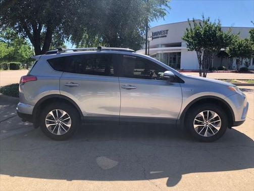2017 Toyota RAV4 Hybrid XLE