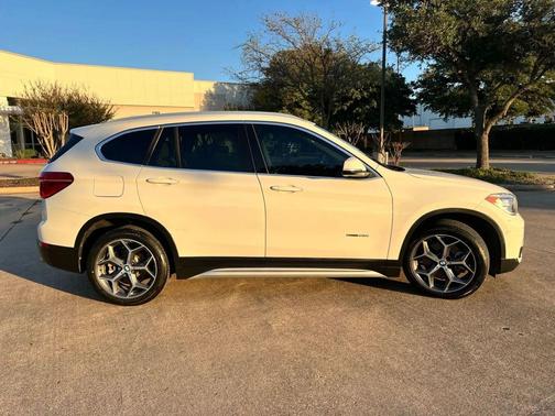 White 2018 BMW X1 sDrive28i