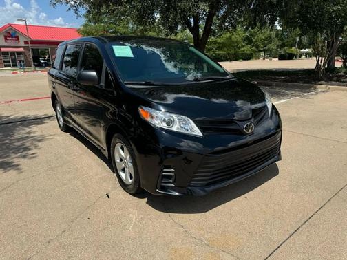 2020 Toyota Sienna SE