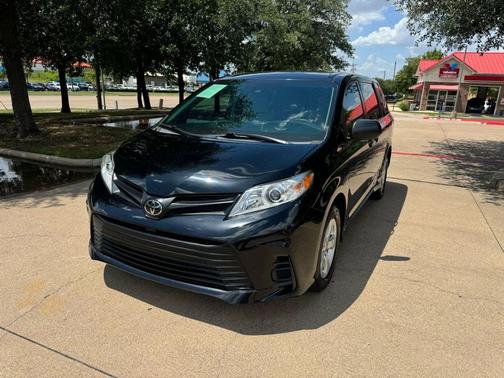 2020 Toyota Sienna SE