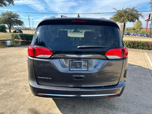 2018 Chrysler Pacifica Touring-L