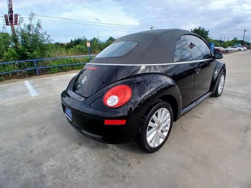 Black/Black Roof 2008 Volkswagen New Beetle SE