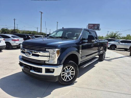 Blue Jeans Metallic 2019 Ford F-350 Lariat