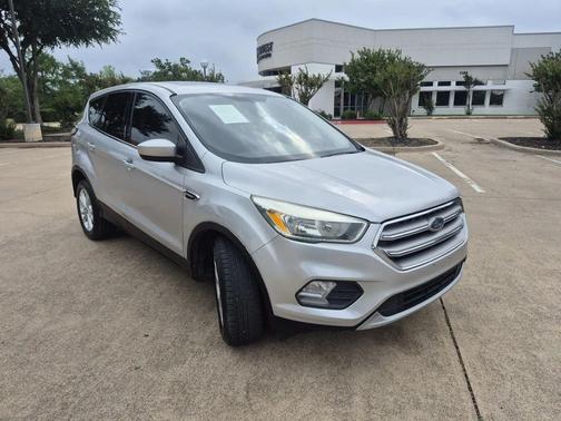 Ingot Silver Metallic 2017 Ford Escape SE