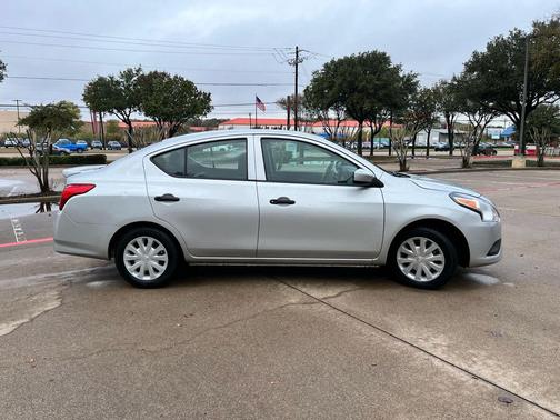 2019 Nissan Versa 1.6 S+