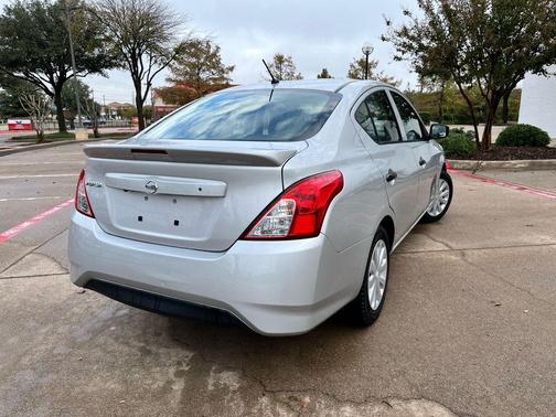 2019 Nissan Versa 1.6 S+