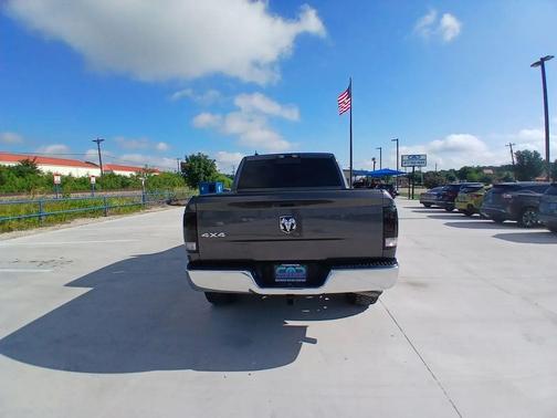 Granite Crystal Metallic Clearcoat 2019 RAM 1500 SLT