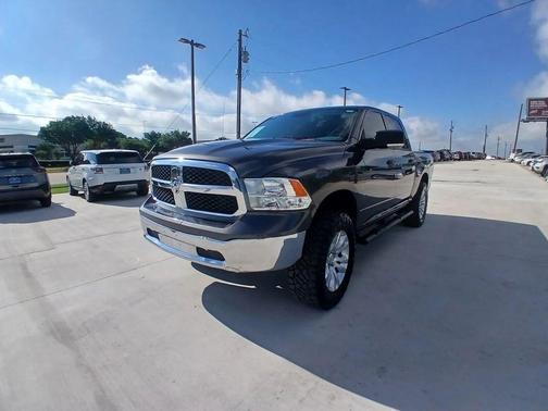 Granite Crystal Metallic Clearcoat 2019 RAM 1500 SLT