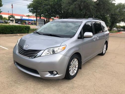 2013 Toyota Sienna XLE