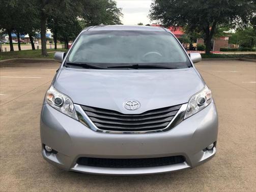 2013 Toyota Sienna XLE