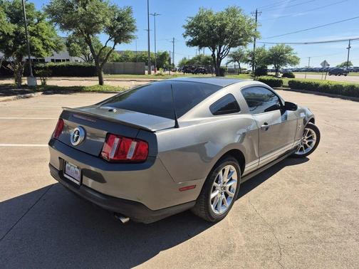 2011 Ford Mustang V6