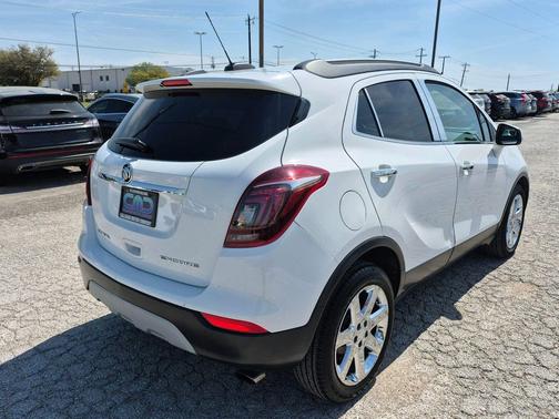 Summit White 2018 Buick Encore Essence