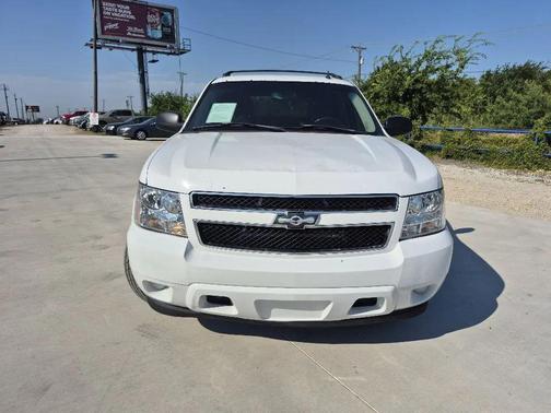 White 2007 Chevrolet Avalanche 1500 LS