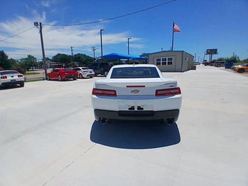 Summit White 2015 Chevrolet Camaro 1LT