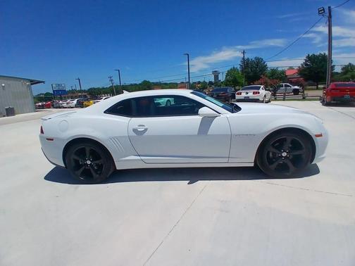 Summit White 2015 Chevrolet Camaro 1LT