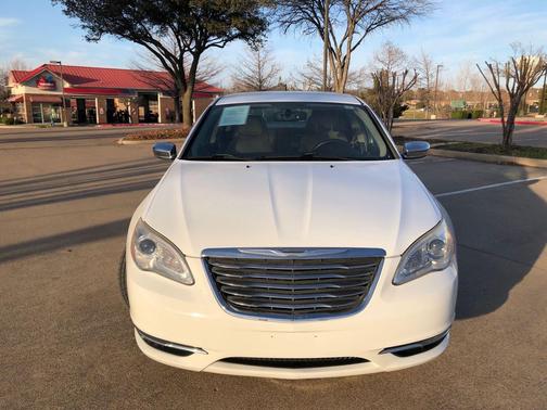 2011 Chrysler 200 Limited