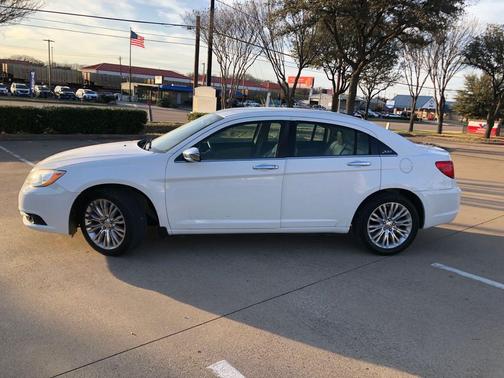 2011 Chrysler 200 Limited