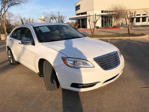 2011 Chrysler 200 Limited