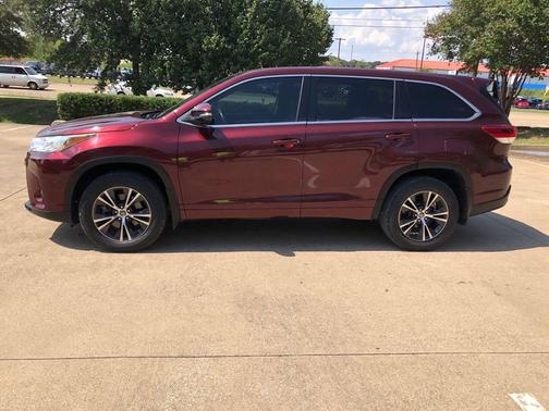 2017 Toyota Highlander LE