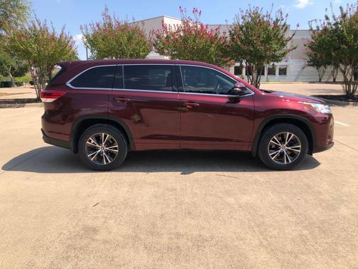 2017 Toyota Highlander LE