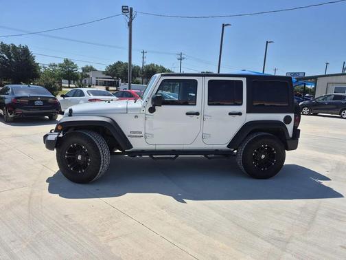 Bright White Clearcoat 2015 Jeep Wrangler Unlimited Sport