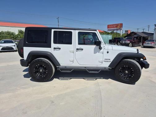 Bright White Clearcoat 2015 Jeep Wrangler Unlimited Sport