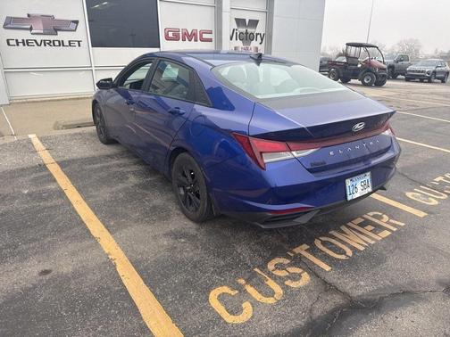 2022 Hyundai ELANTRA SEL