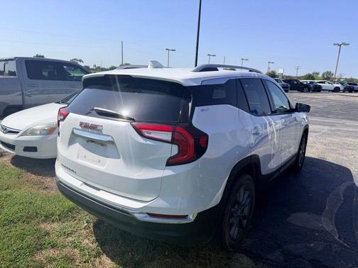 Summit White 2024 GMC Terrain SLT