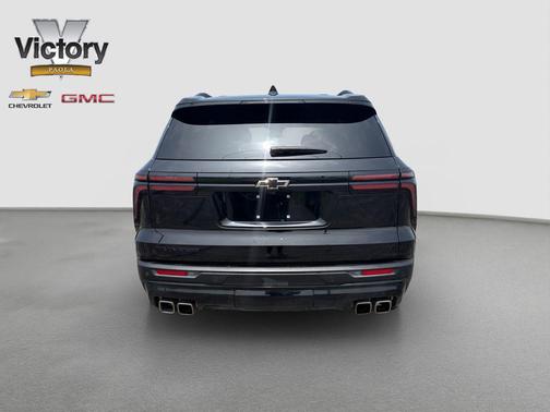 Mosaic Black Metallic 2024 Chevrolet Traverse LT