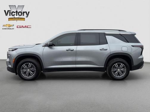 Sterling Gray Metallic 2025 Chevrolet Traverse LT