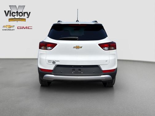 Summit White 2026 Chevrolet Trailblazer LT