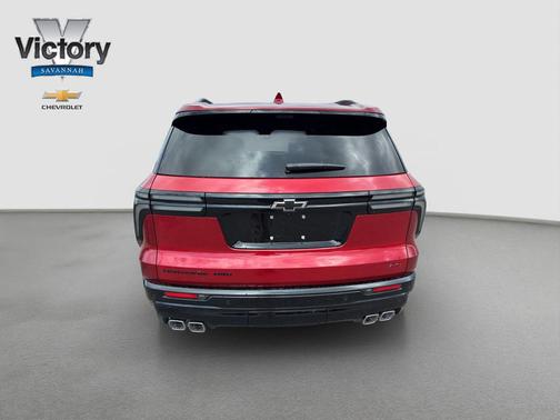Radiant Red Tintcoat 2026 Chevrolet Traverse RS