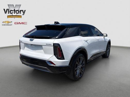 Crystal White Tricoat 2025 Cadillac OPTIQ Sport 2 AWD