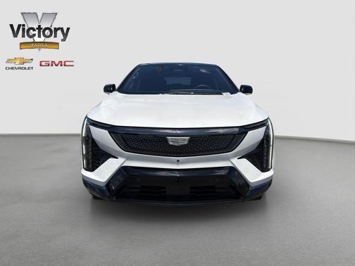 Crystal White Tricoat 2025 Cadillac OPTIQ Sport 2 AWD