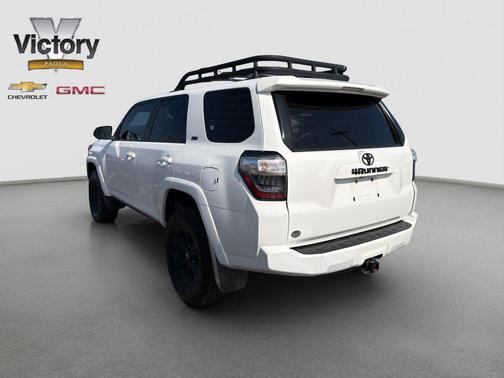 Super White 2017 Toyota 4Runner SR5