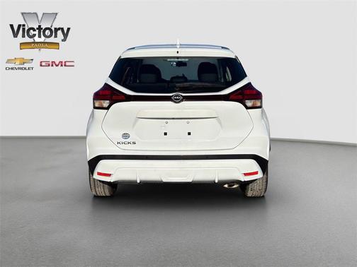 2022 Nissan Kicks S