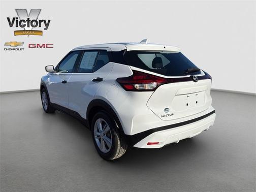 2022 Nissan Kicks S