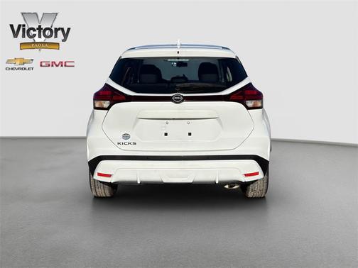 2022 Nissan Kicks S