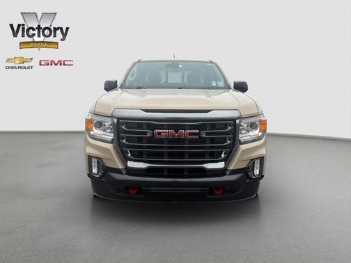 Desert Sand Metallic 2022 GMC Canyon AT4 w/Leather