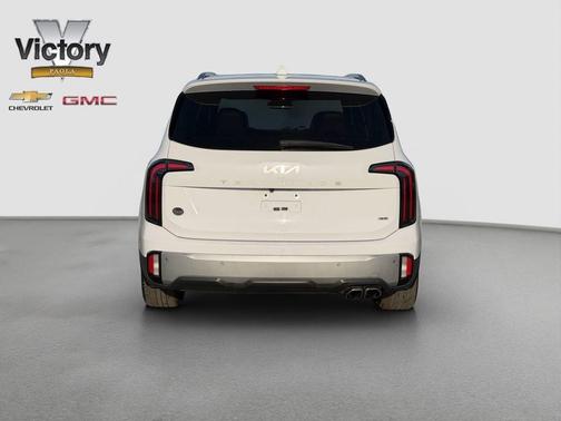 Glacial White Pearl 2024 Kia Telluride SX