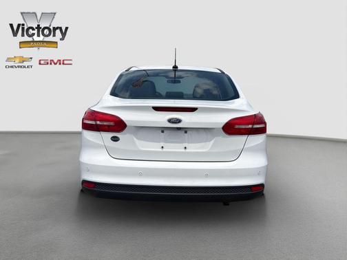 Oxford White 2017 Ford Focus SEL