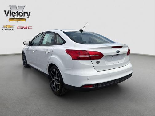 Oxford White 2017 Ford Focus SEL